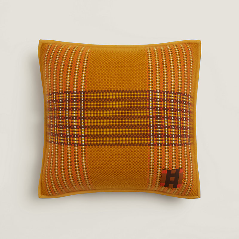 【ラスト1点】　エルメス　クッションカバー　キャメル　45×45　チェック クッション 《ボルダージュ》 | Hermès - エルメス-公式サイト